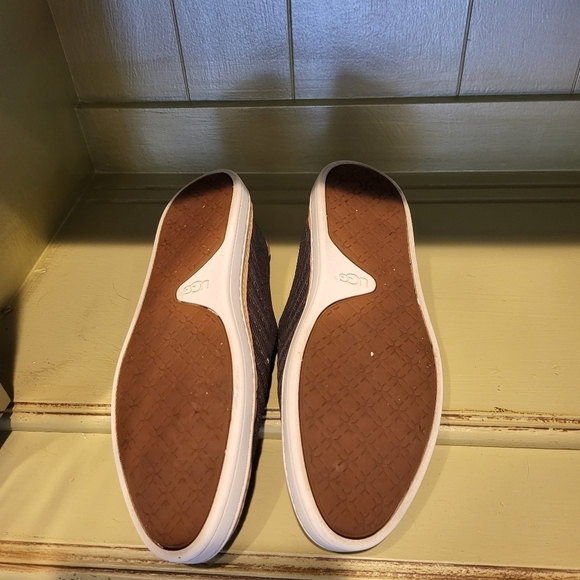 UGG slip on gray shoes size 7 1/2 - Picture 4 of 8
